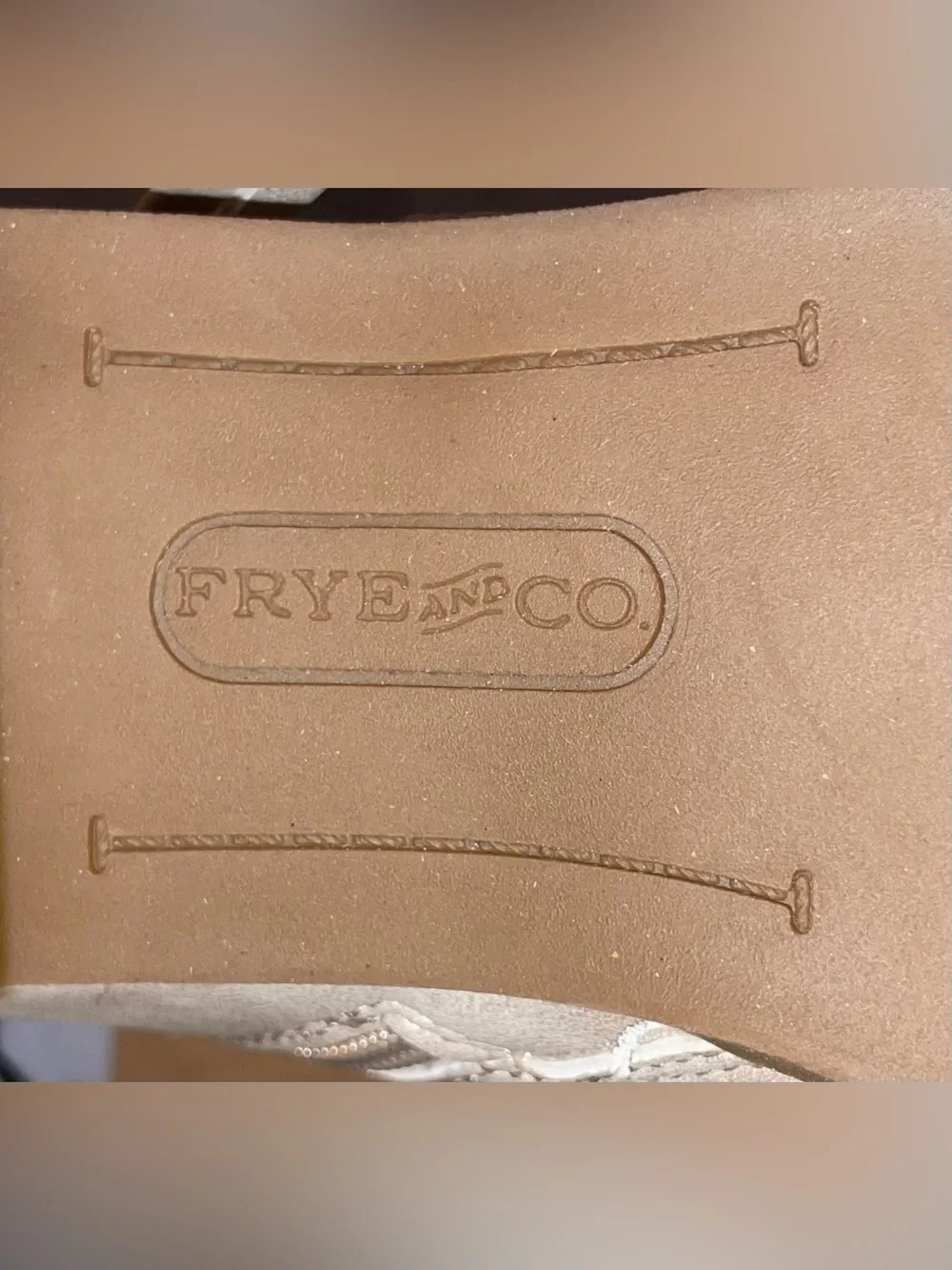 Frye and Co. NWT Women’s Size 7 Indiana Stone Ankle Boots Beige Heeled Booties